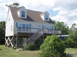 Building Photo - 4 Bedroom 1 Bathroom Single Family House