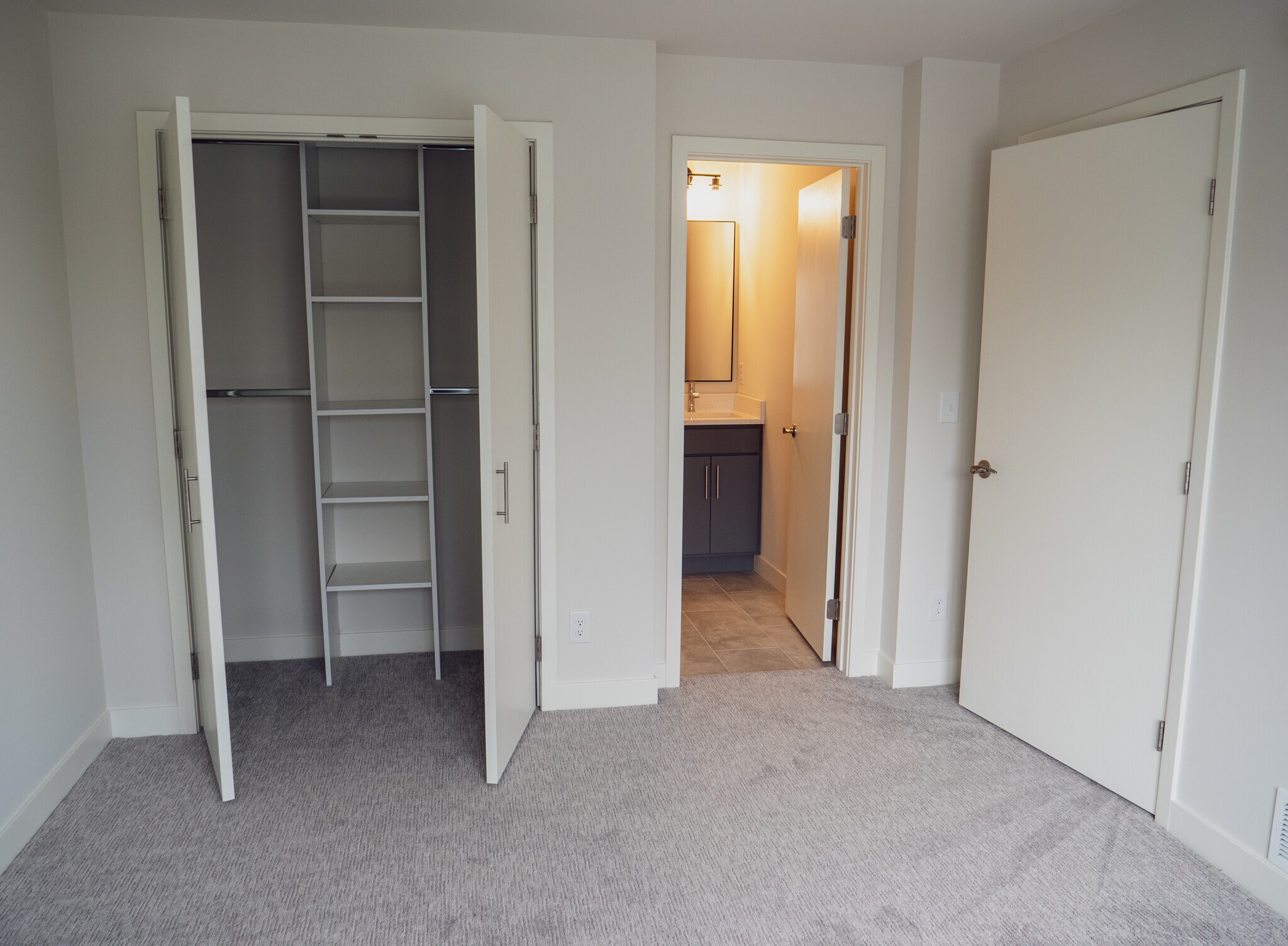 Building Photo - 4425 45th Ave S