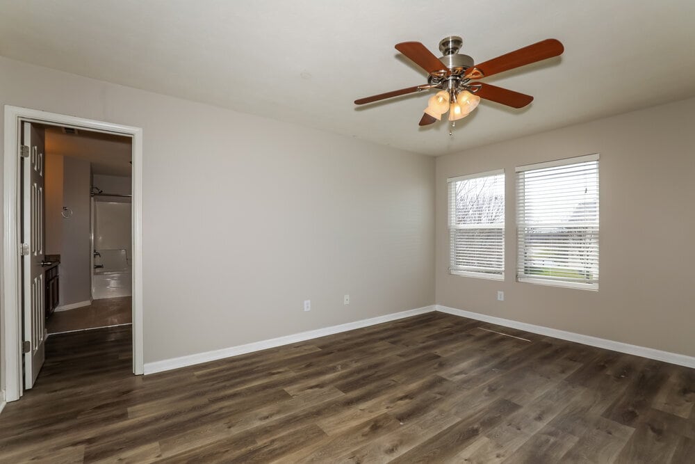 Building Photo - 2409 Woodfield Blvd