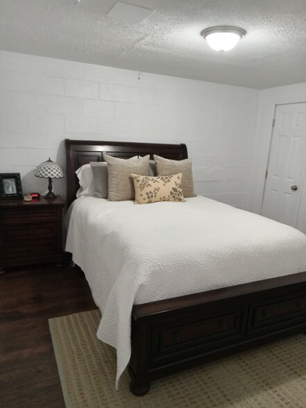 Building Photo - 409 Bonnie Brae Dr