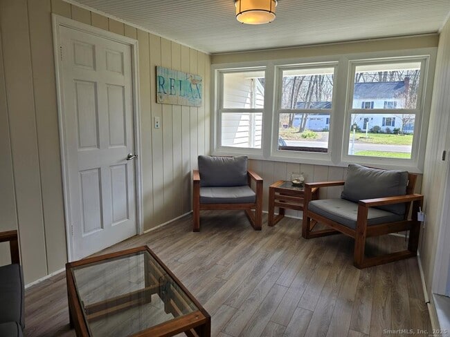 Building Photo - 856 Shagbark Dr