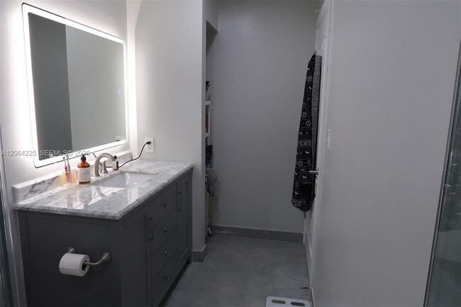 Building Photo - 6001 SW 70th St