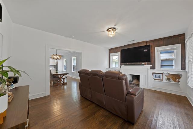Building Photo - 2305 W Rosedale St S