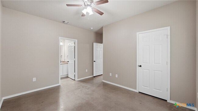 Building Photo - 107 Rosedale Ave