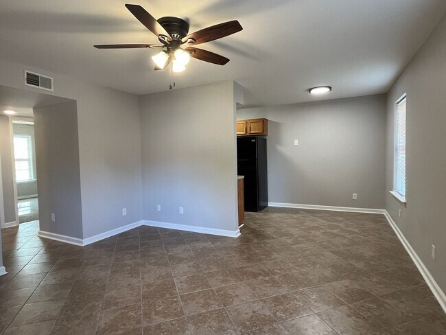 Building Photo - 4229 Glen Hill Manor Dr