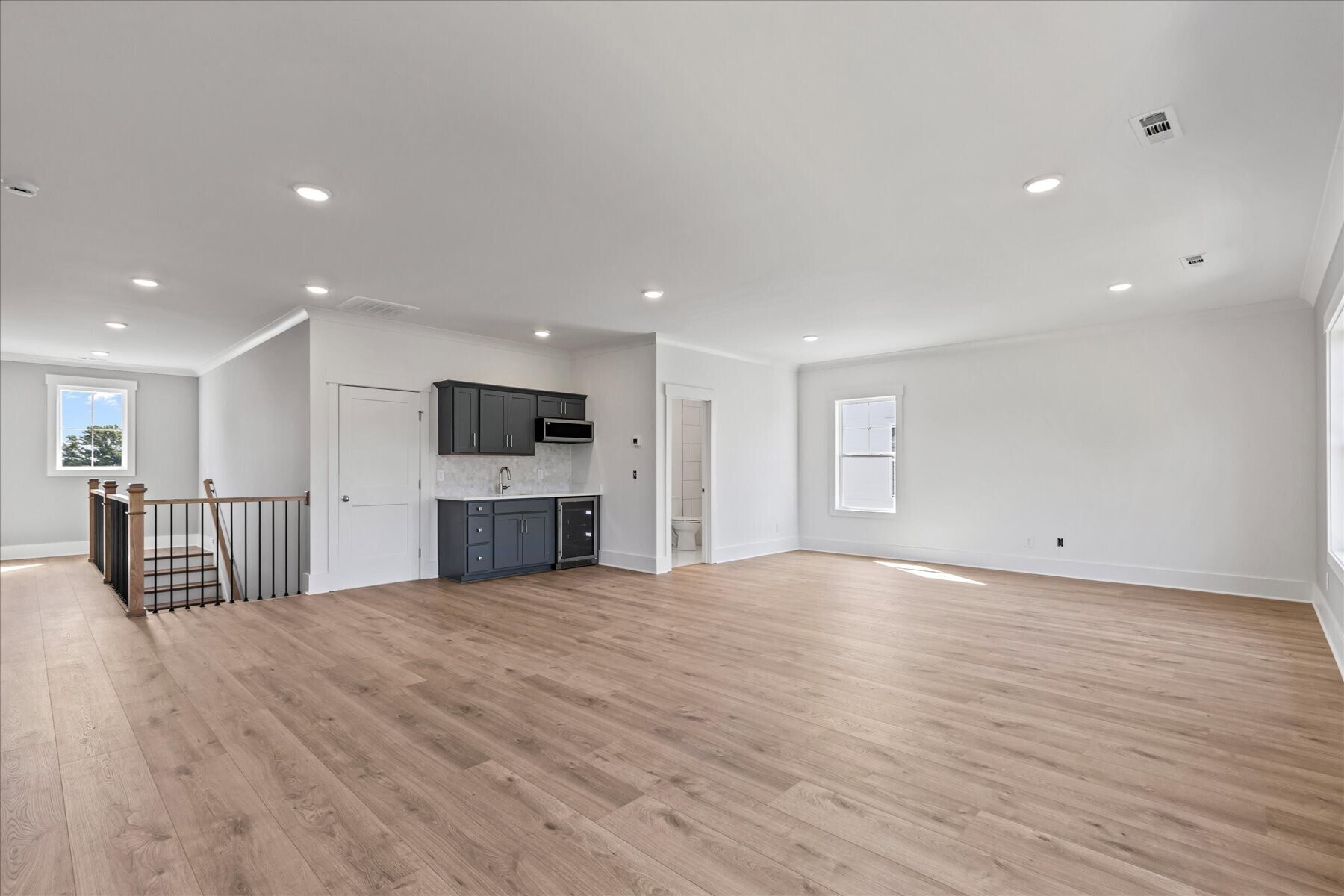 Building Photo - 321 Old Shackle Island Rd