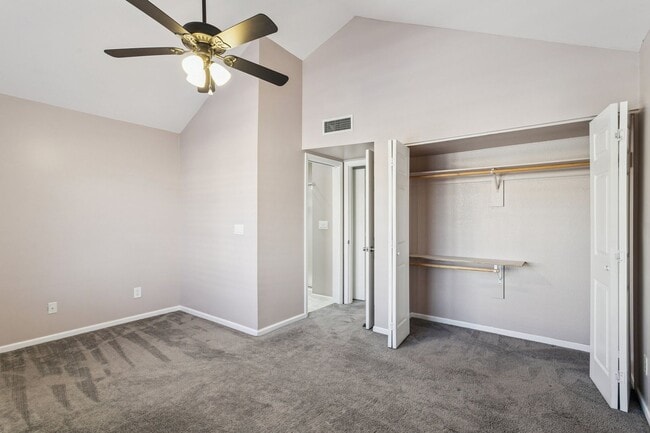 Building Photo - Beautiful 2 Bedroom