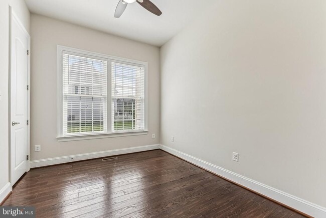 Building Photo - 42058 Barrymoore Pl