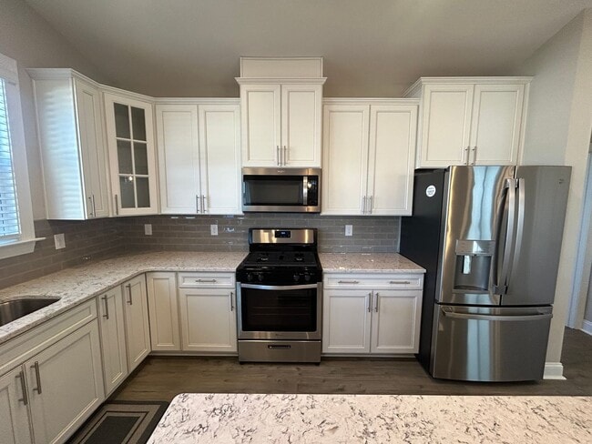 Building Photo - 585 Oyster Dr