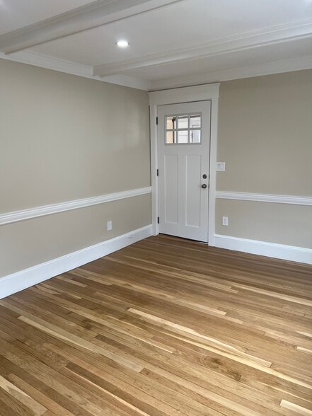 Main door entrance - 412 Belgrade Ave