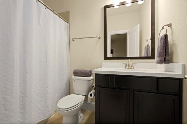 Building Photo - 8406 Oak Leaf Point Dr