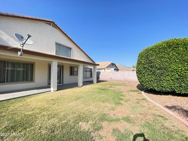 Building Photo - 1693 E Ebony Pl