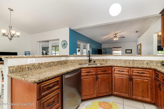 Building Photo - 1410 Vander Ave SE