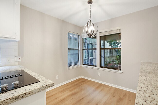 Building Photo - 36 N Autumnwood Way