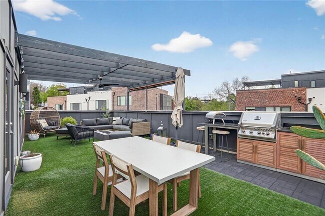 Building Photo - 1214 Chelsea Cir NW