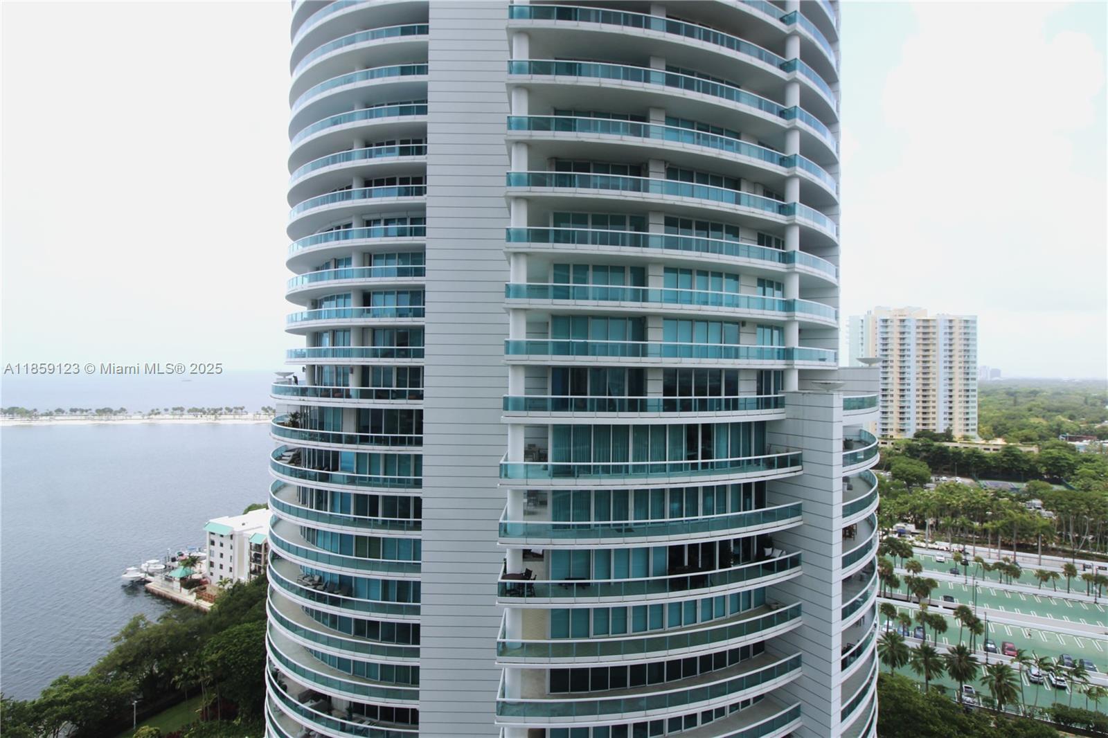 Building Photo - 2101 Brickell Ave