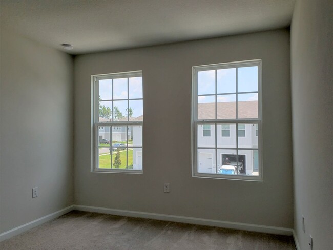 Building Photo - 2-Story Townhome; Quiet Neighborhood; Clos...