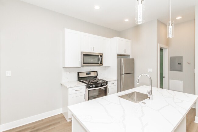 Building Photo - 1319 W Cullerton St