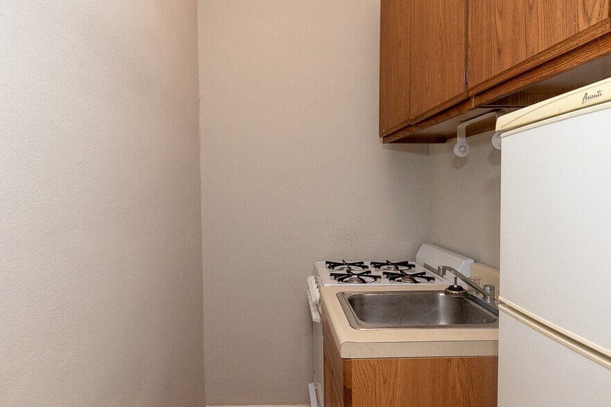 Building Photo - 2832 N Burling