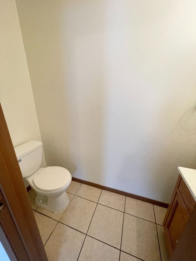 Building Photo - 2 Bed | 1.5 Bath | Duplex