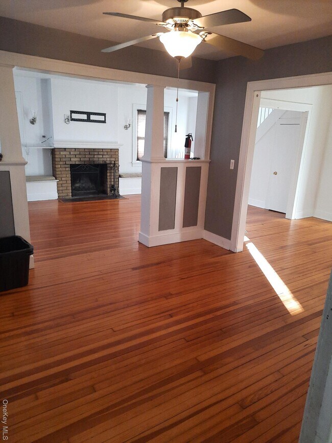 Building Photo - 23 Valley Ave