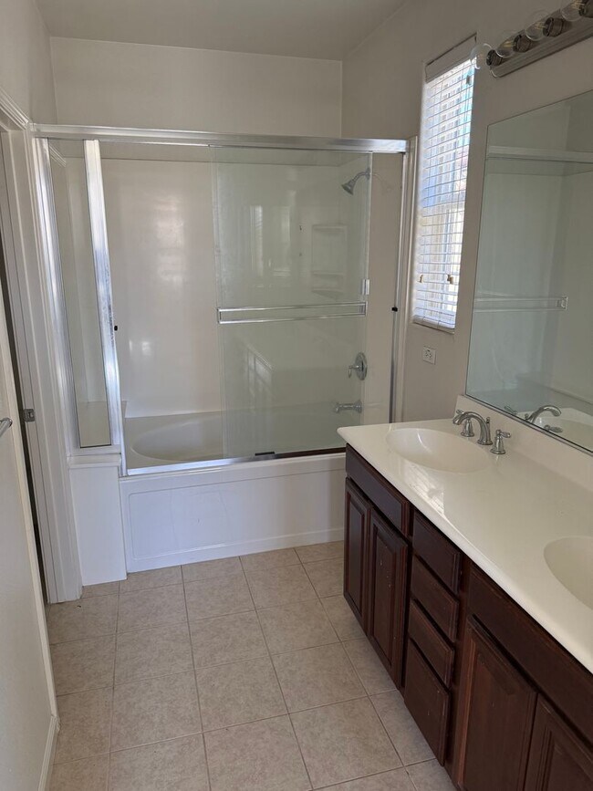 Building Photo - $4,600 / Beautiful 3BR + Bonus Room / 2.5BA Single-Family Home in Warm Springs, Fremont