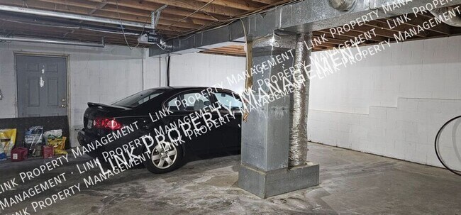 Building Photo - 140 S Elmwood St