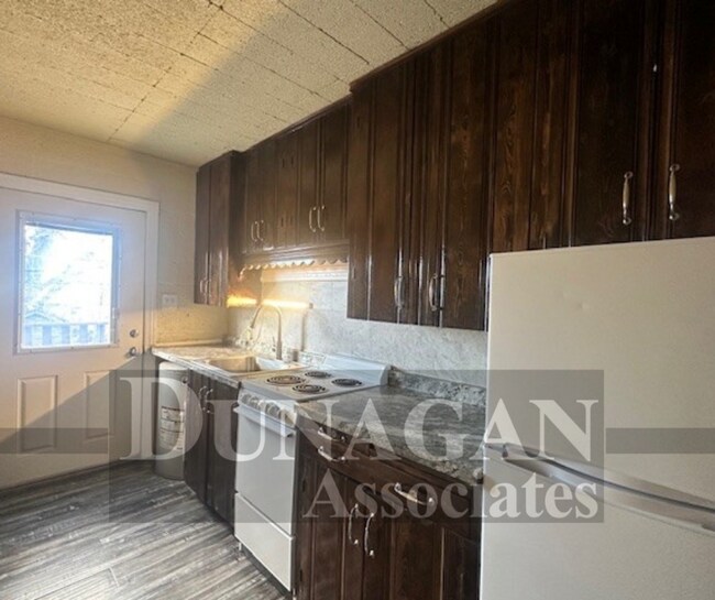 Building Photo - 207 1/2 N. Alameda St