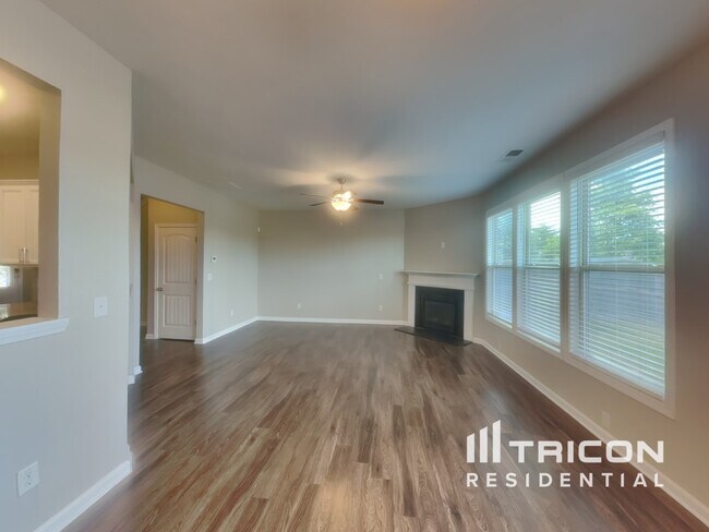 Building Photo - 3380 Baylor Cir