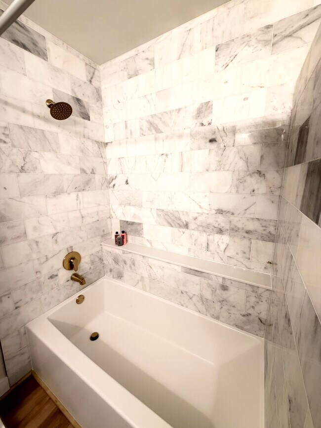 Building Photo - 948 Canal Cir