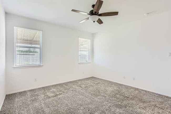 Building Photo - 25617 Microstar Wy