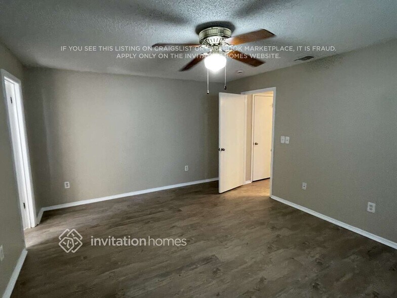 Building Photo - 524 Silvergate Loop