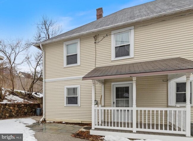 Building Photo - 134 Plant Ave