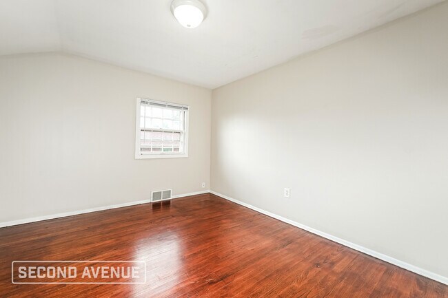 Building Photo - 947 Garden City Dr