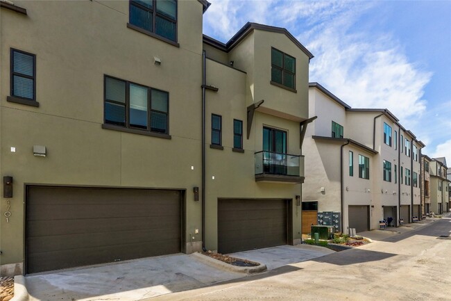 Building Photo - 4703 Unity Cir