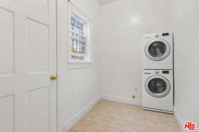 Building Photo - 6366 W 6th St