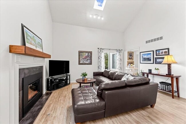 Building Photo - {10710} Updated Overland Park Townhome + Blue Valley Northwest + Two Car Garage