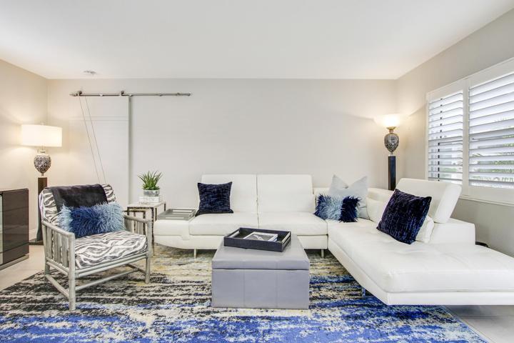 Building Photo - 100 Venetian Dr