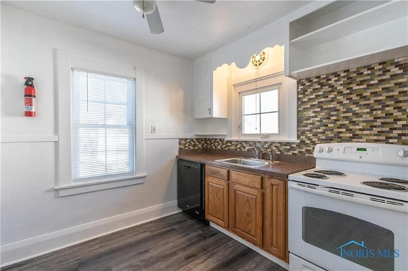 Building Photo - 1715 Perth St