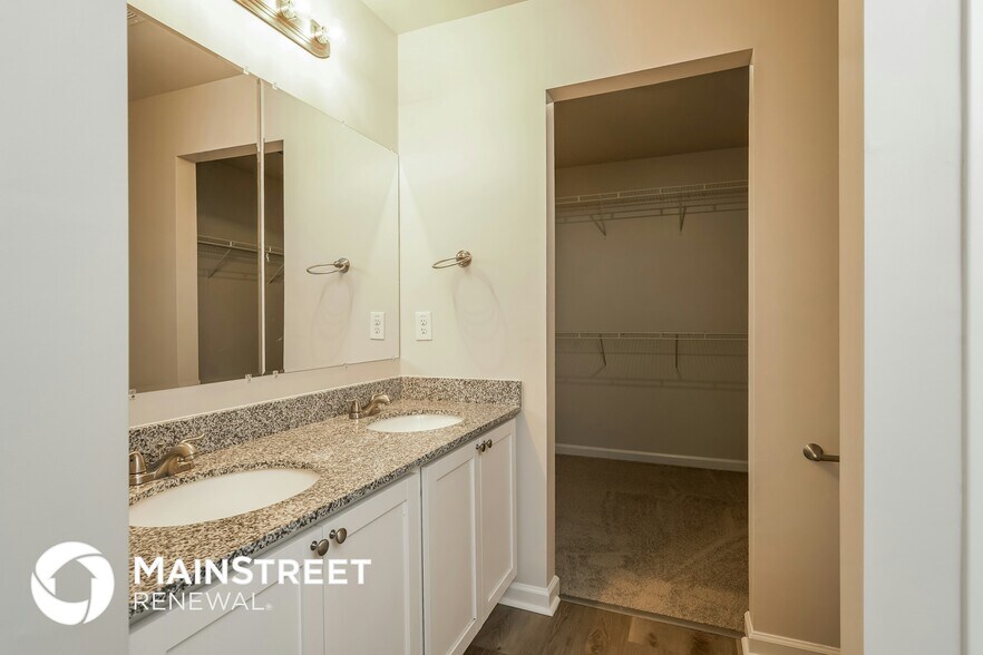 Building Photo - 3800 Bellingham Ct