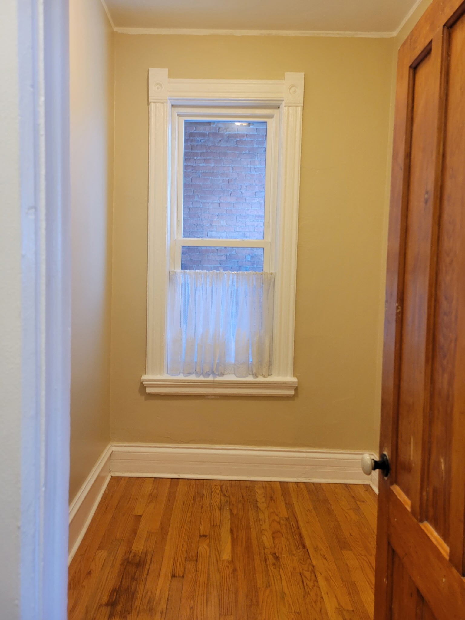 Building Photo - 208 Ash St