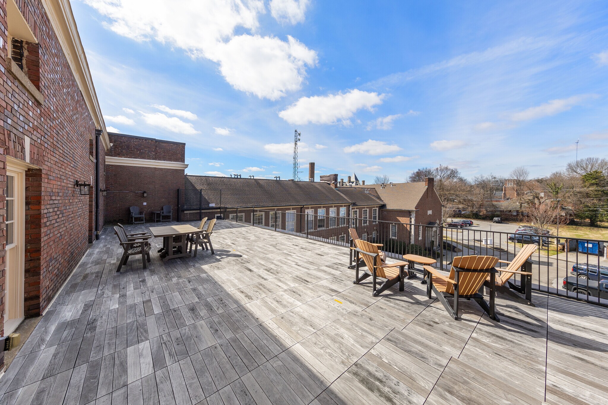 Building Photo - 130 E Glenwood Ave