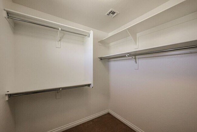 Building Photo - COMING SOON! Great Location!Stunning 6-bedroom Plus 7, 4.5-bathroom home located in Chandler