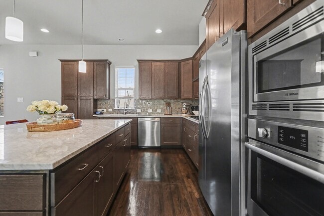 Building Photo - 1538 Dian St