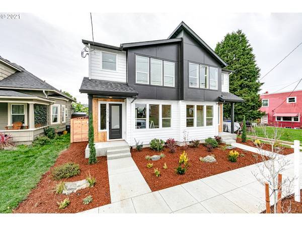 Building Photo - 3923 SE 54th Ave