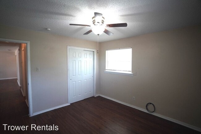 Building Photo - 3 br, 1 bath House - 1211 Autumn