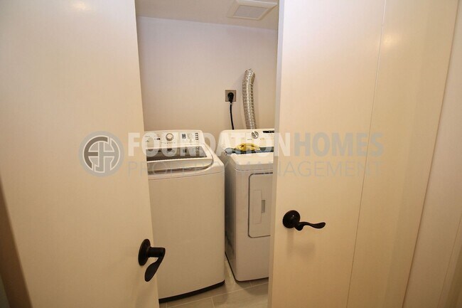 Building Photo - Modern Mill Valley Retreat - Washer/Dryer ...