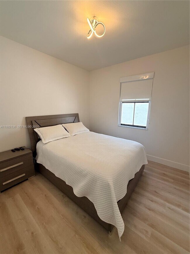 Building Photo - 8640 NW 101st Pl