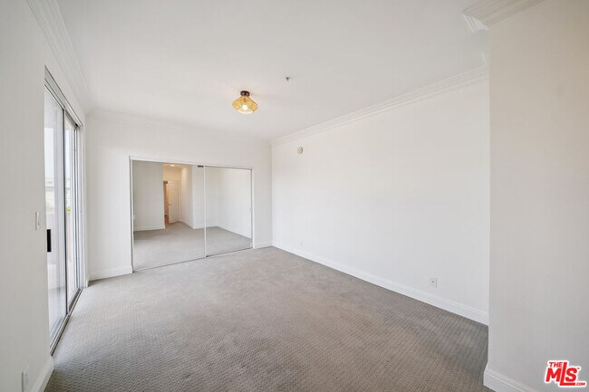Building Photo - 1508 Greenfield Ave