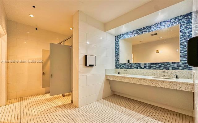 Building Photo - 5701 Collins Ave